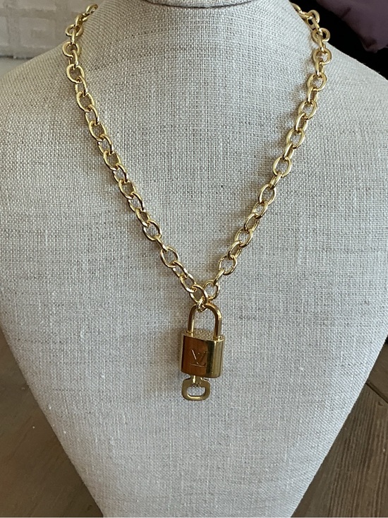 Louis Vuitton Jewelry - Authentic Louis Vuitton Gold Padlock Key #308 on Gold Tone Chain Necklace